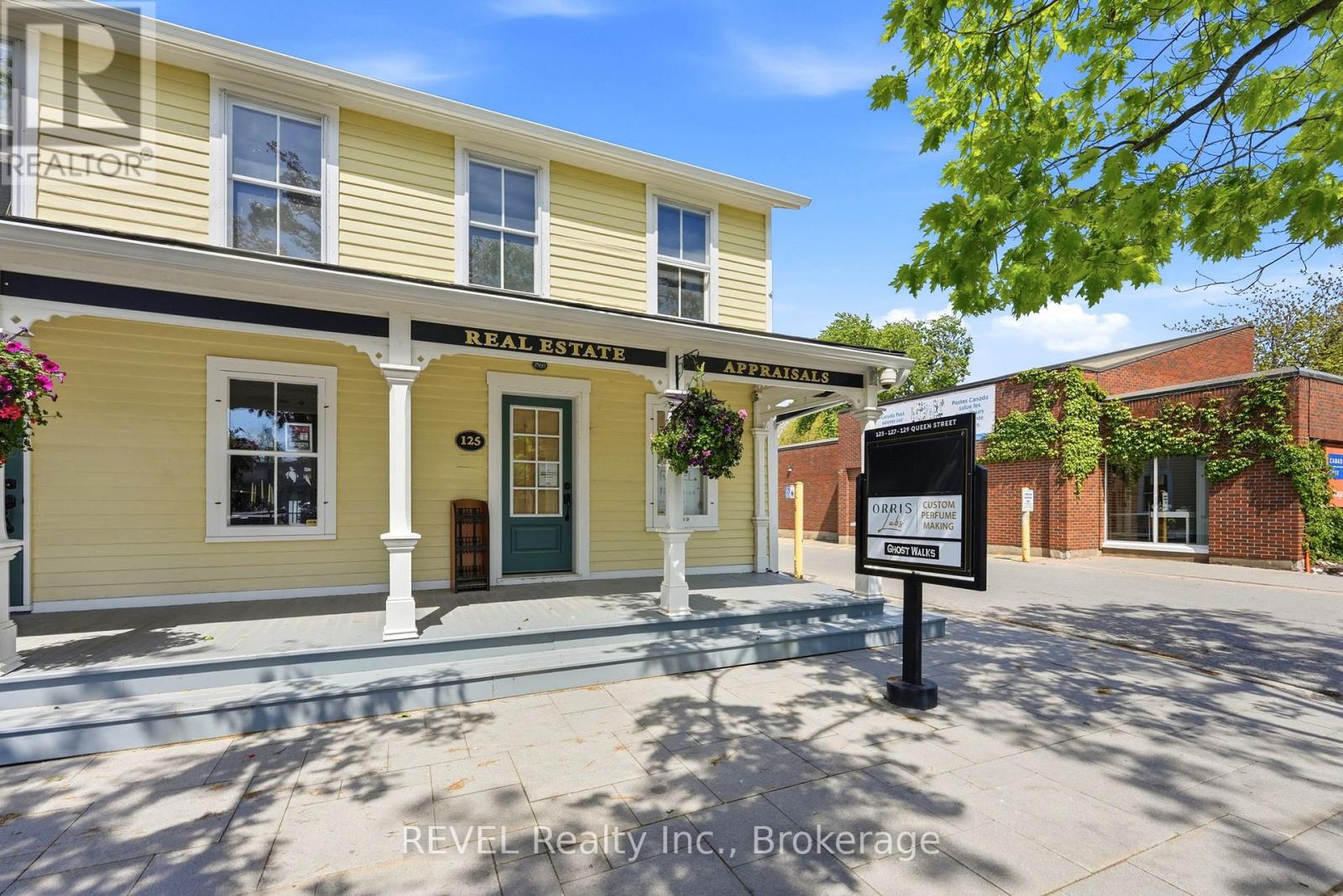 125 Queen Street, Niagara-On-The-Lake, Ontario  L0S 1J0 - Photo 1 - X13216294