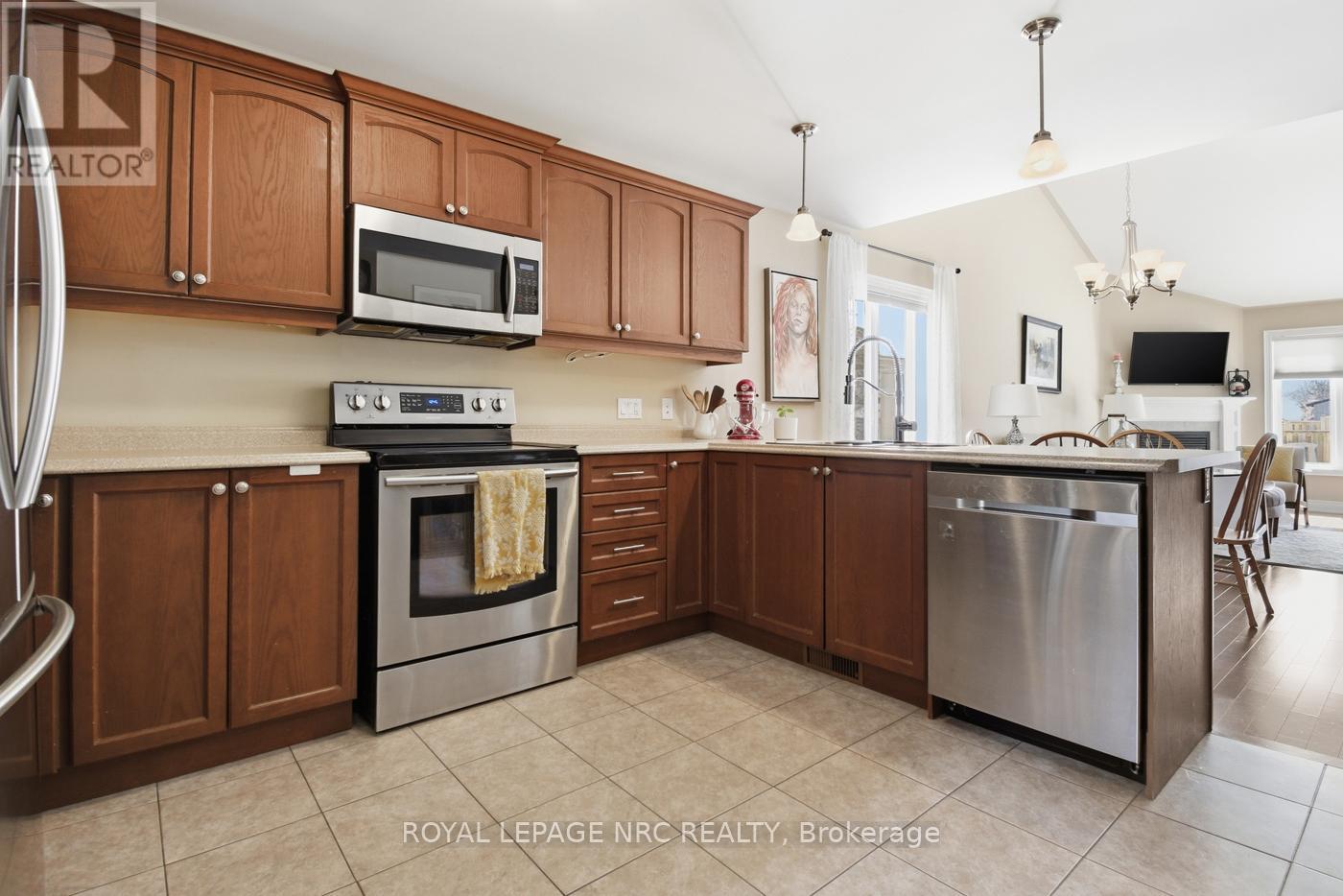 3945 Village Creek Drive, Fort Erie, Ontario  L0S 1S0 - Photo 6 - X13216306