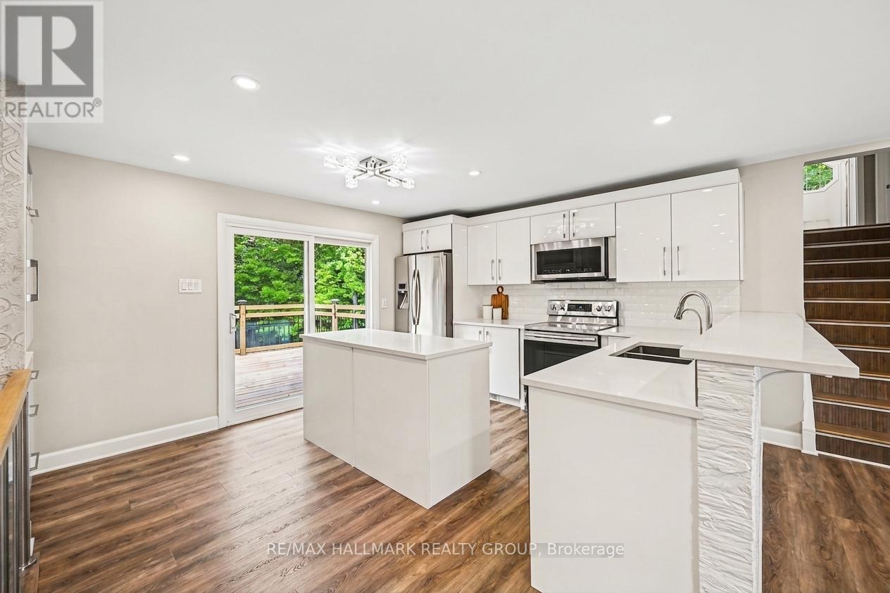 13 Bathurst Street, Ottawa, Ontario  K2W 1A7 - Photo 10 - X13215944