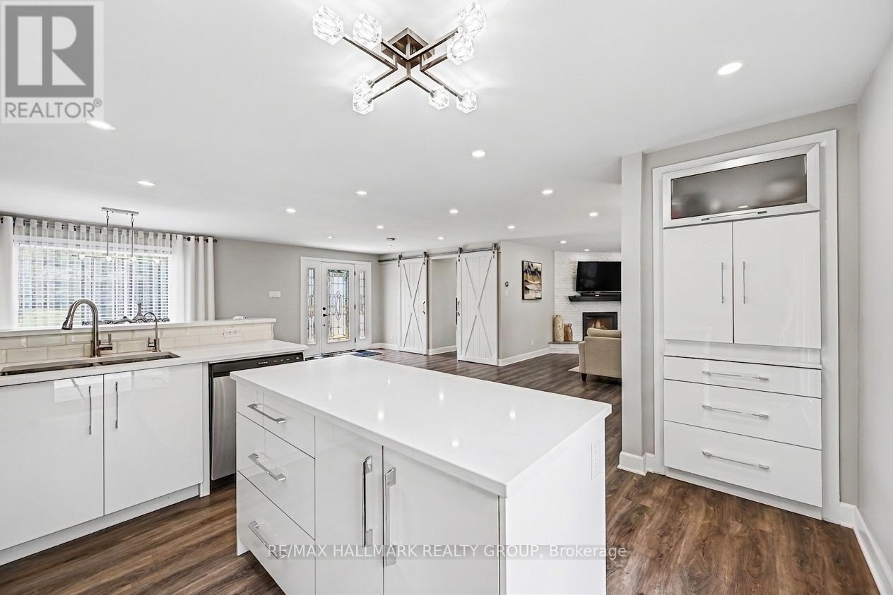 13 Bathurst Street, Ottawa, Ontario  K2W 1A7 - Photo 12 - X13215944