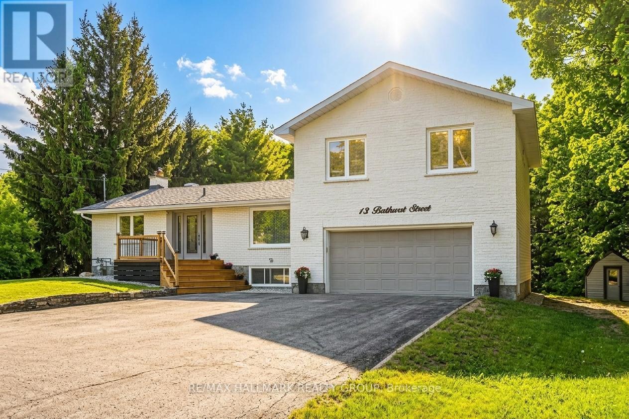 13 Bathurst Street, Ottawa, Ontario  K2W 1A7 - Photo 2 - X13215944