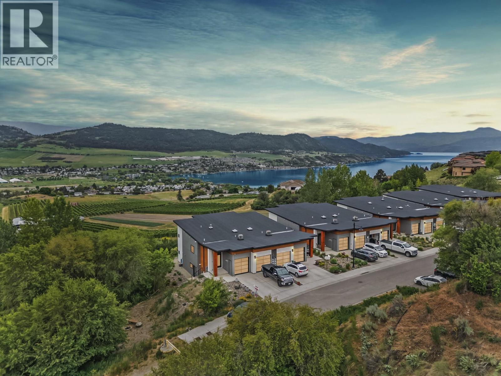 206 Vineyard Way, Vernon, British Columbia  V1H 1Z7 - Photo 1 - 10389059