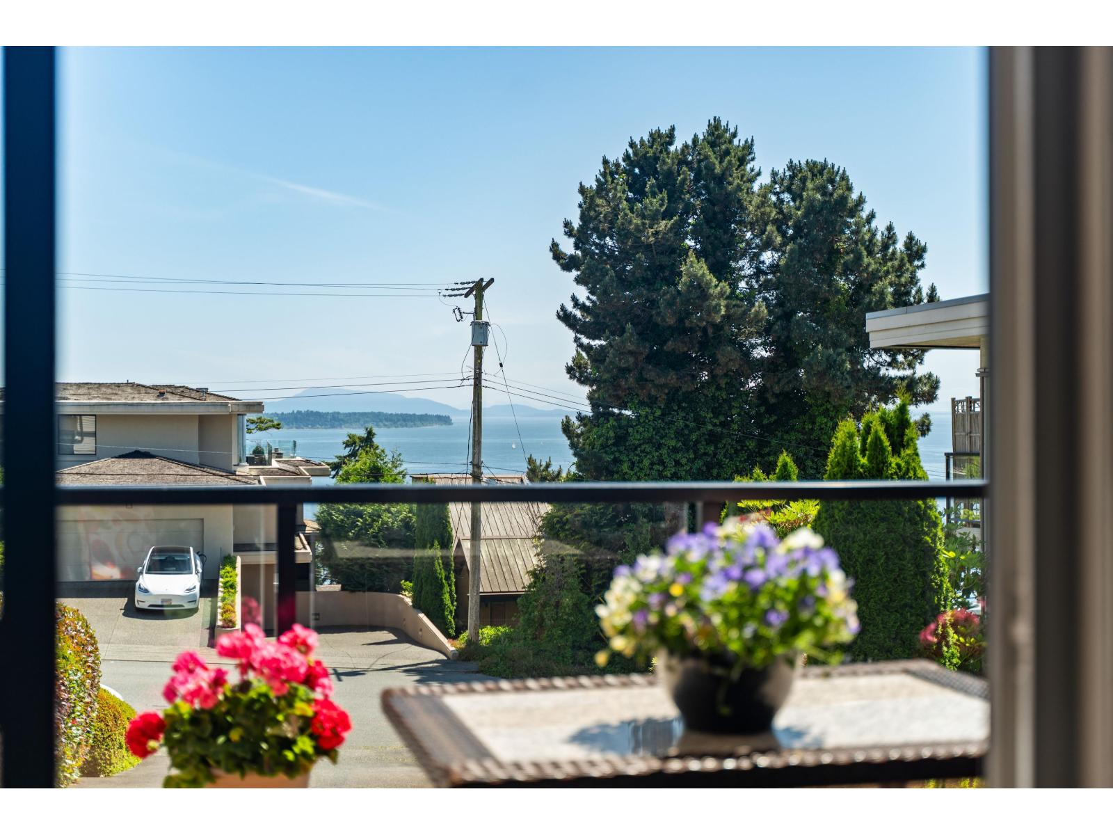 105 15041 Prospect Avenue, White Rock, British Columbia  V4B 2B5 - Photo 3 - R3108683