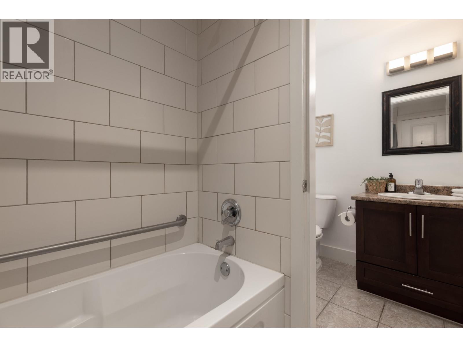 302 7330 Arbutus Street, Pemberton, British Columbia  V0N 2L1 - Photo 10 - R3129765
