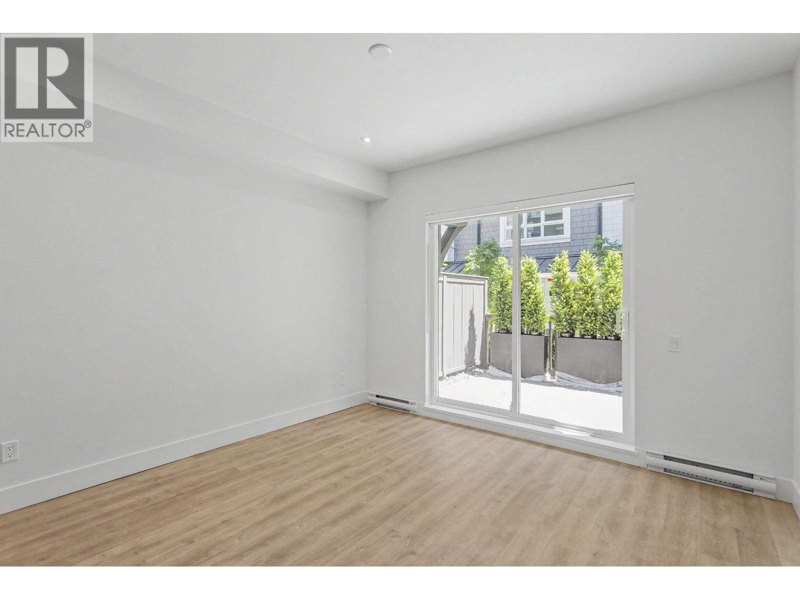 105 2304 Emery Court, North Vancouver, British Columbia  V7J 0G3 - Photo 4 - R3129775