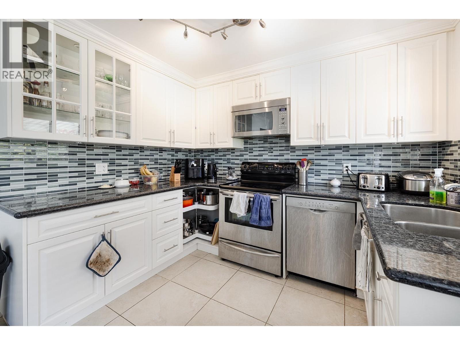 4378 Briarwood Crescent, Burnaby, British Columbia  V5G 2M6 - Photo 9 - R3129768