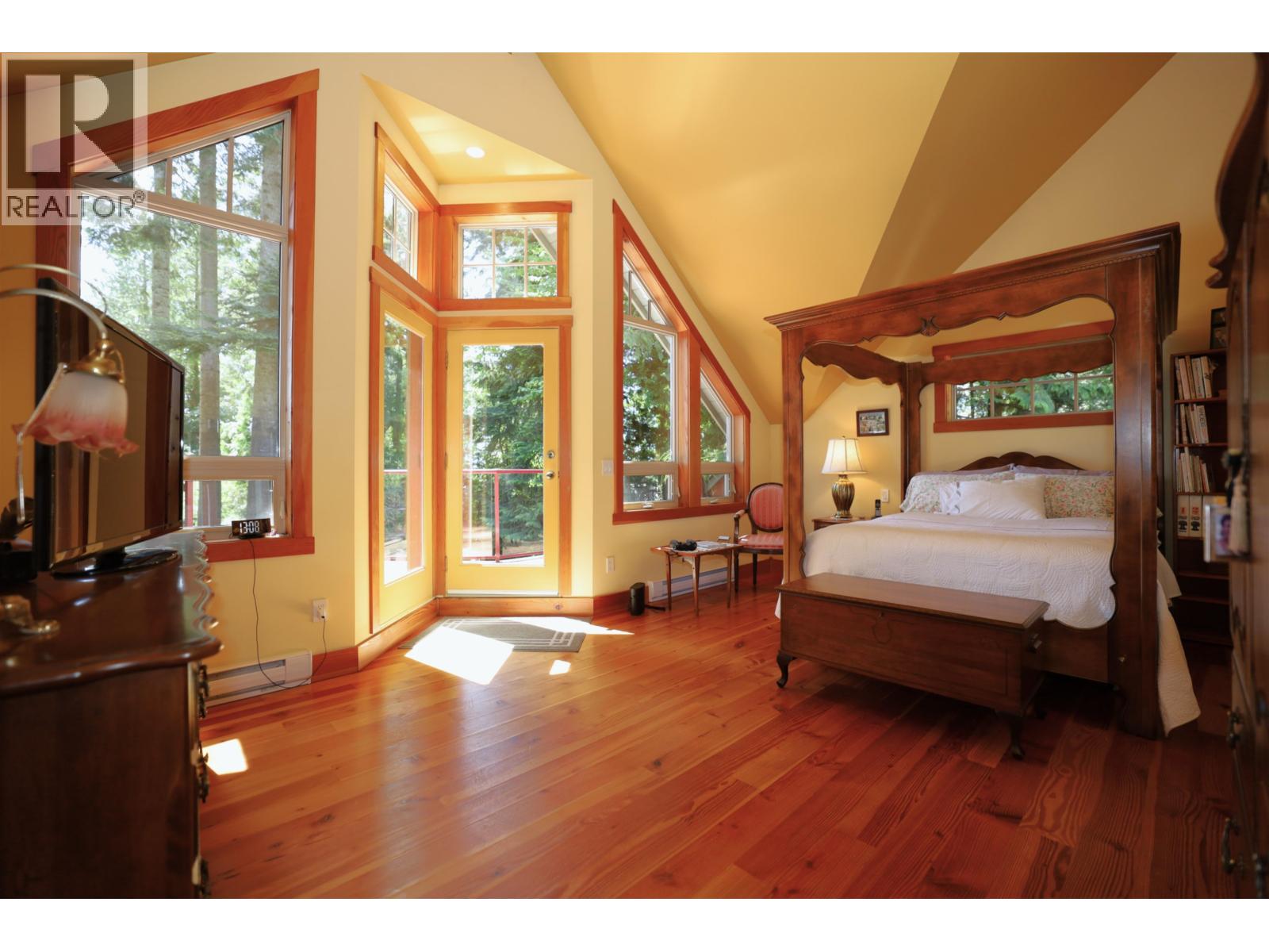 3205 Beach Avenue, Roberts Creek, British Columbia  V0N 2W0 - Photo 21 - R3129778