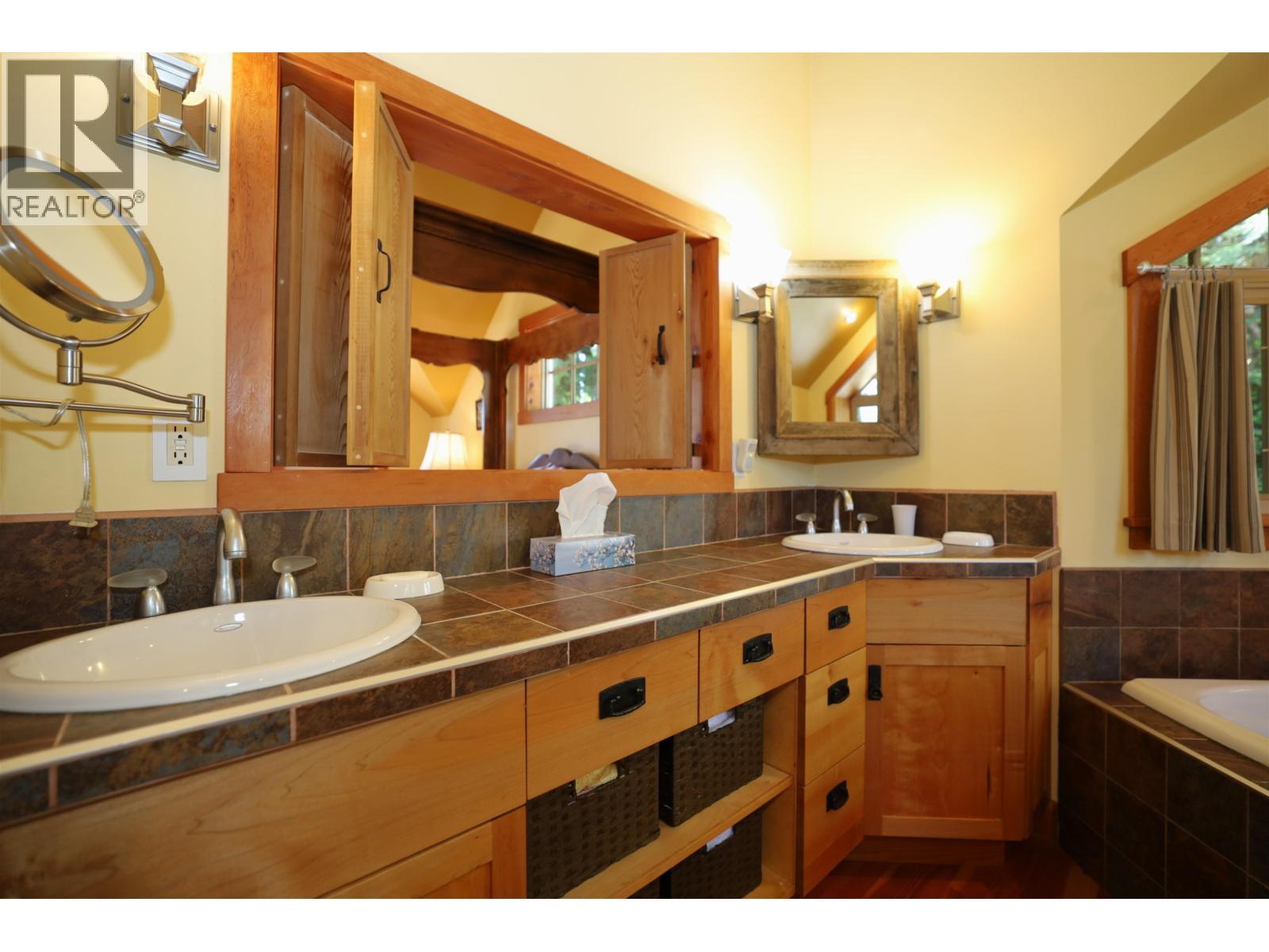 3205 Beach Avenue, Roberts Creek, British Columbia  V0N 2W0 - Photo 25 - R3129778