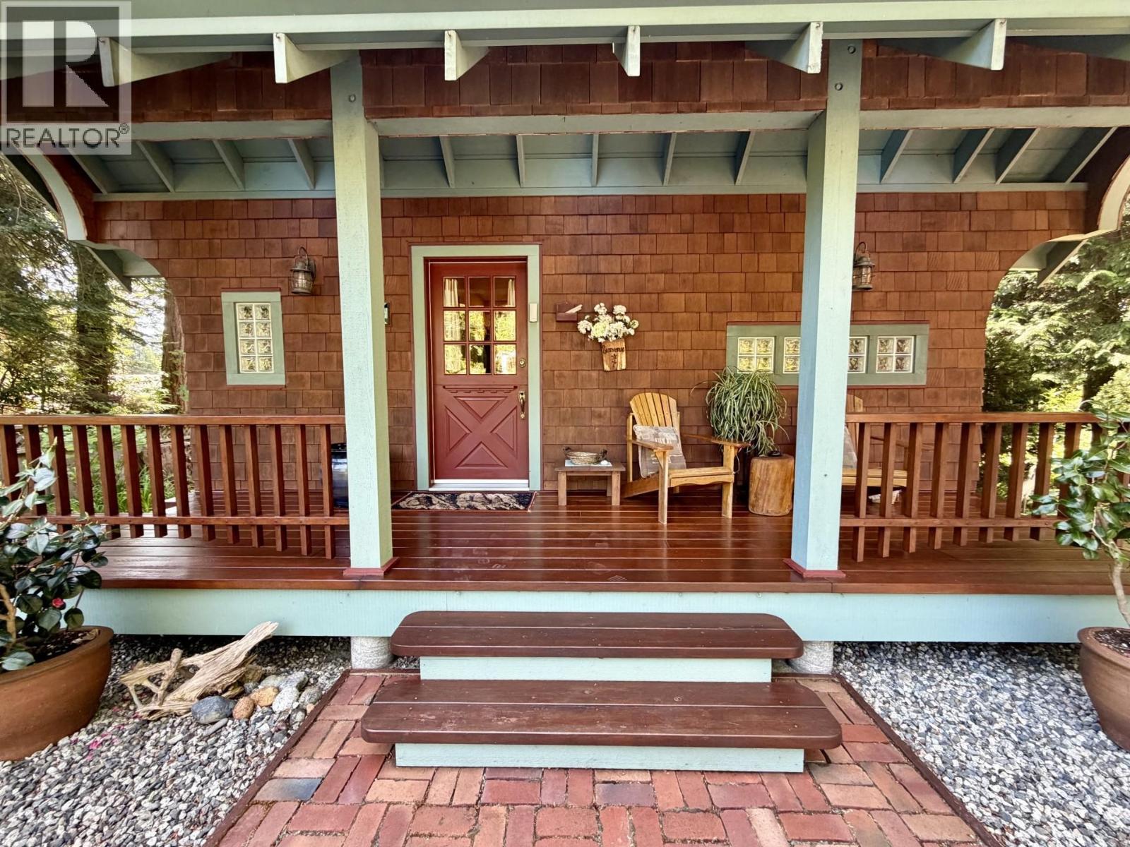 3205 Beach Avenue, Roberts Creek, British Columbia  V0N 2W0 - Photo 3 - R3129778