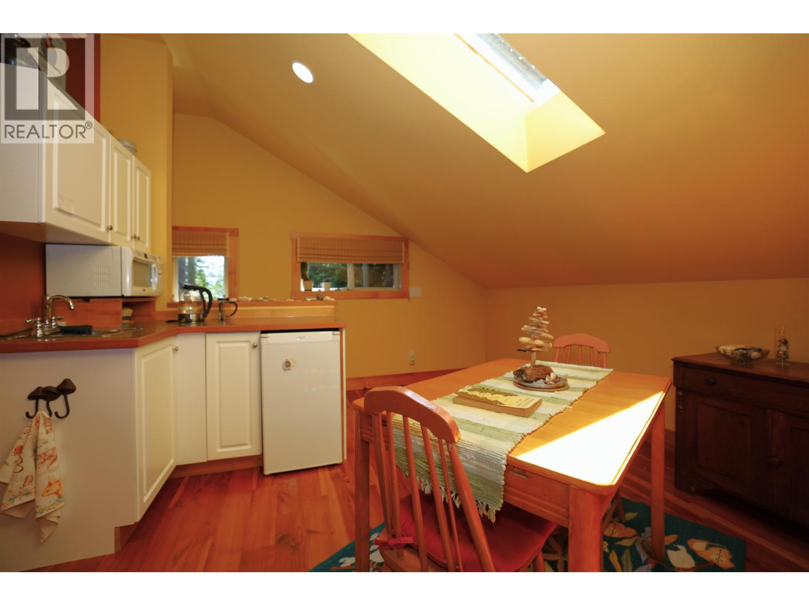 3205 Beach Avenue, Roberts Creek, British Columbia  V0N 2W0 - Photo 37 - R3129778
