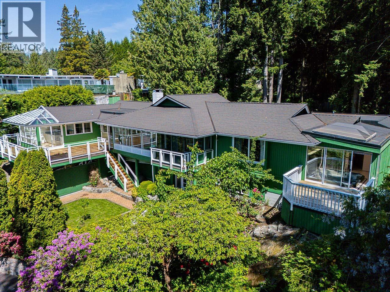 4415 Woodcrest Road, West Vancouver, British Columbia  V7S 2W2 - Photo 2 - R3129797