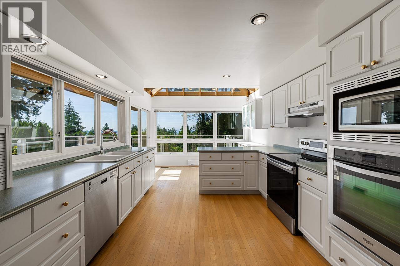 4415 Woodcrest Road, West Vancouver, British Columbia  V7S 2W2 - Photo 9 - R3129797