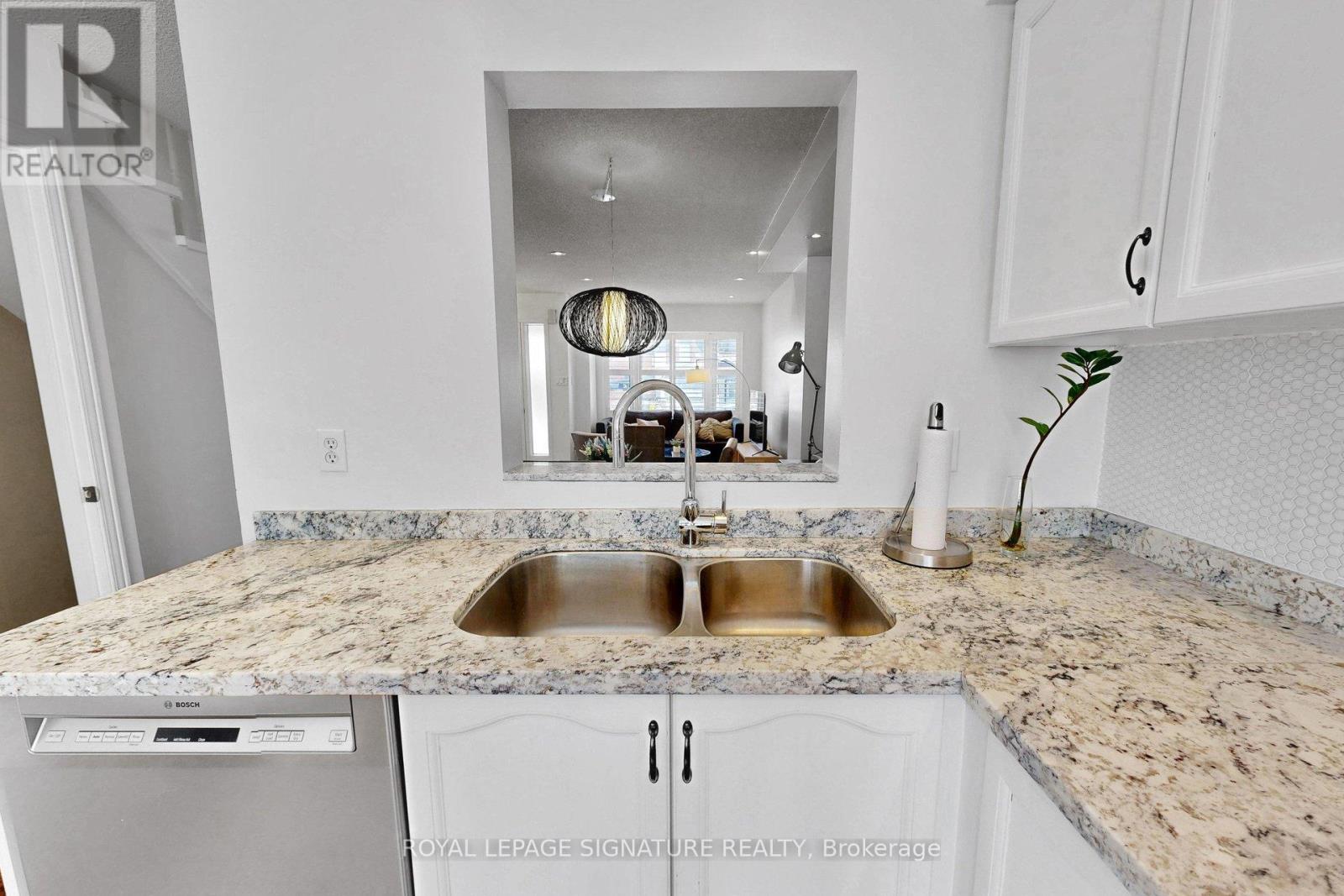 75 Doncaster Avenue, Toronto, Ontario  M4C 5S6 - Photo 11 - E13216314