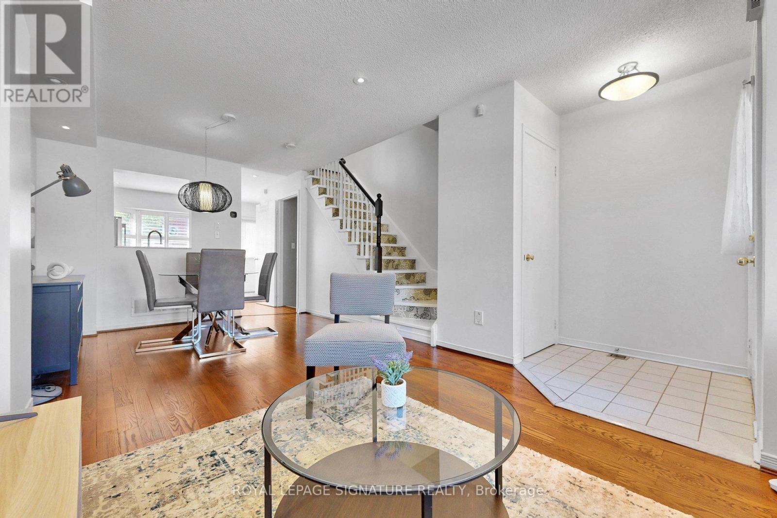 75 Doncaster Avenue, Toronto, Ontario  M4C 5S6 - Photo 5 - E13216314