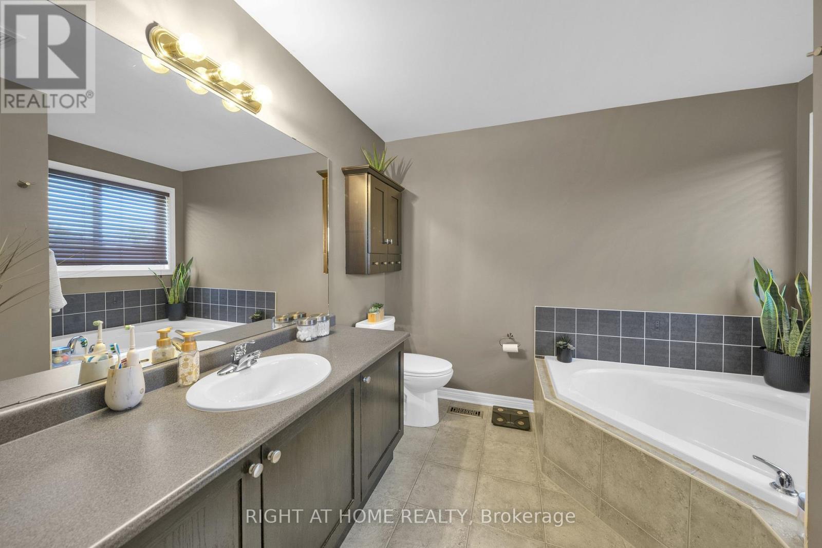 95 Glen Eagles Drive, Clarington, Ontario  L1E 3H8 - Photo 29 - E13216316