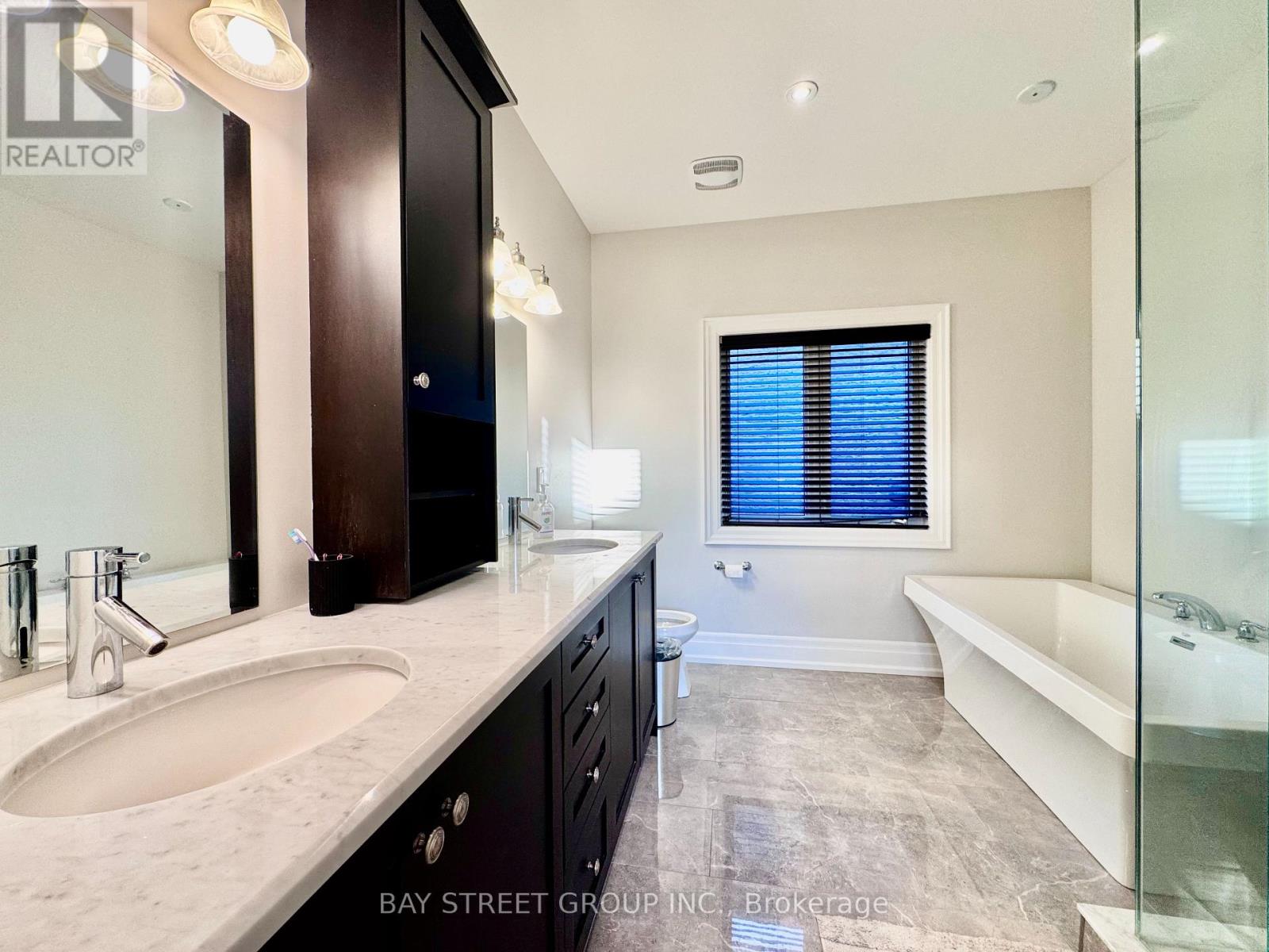 1033 Shaw Drive, Mississauga, Ontario  L5G 3Z3 - Photo 21 - W13109134