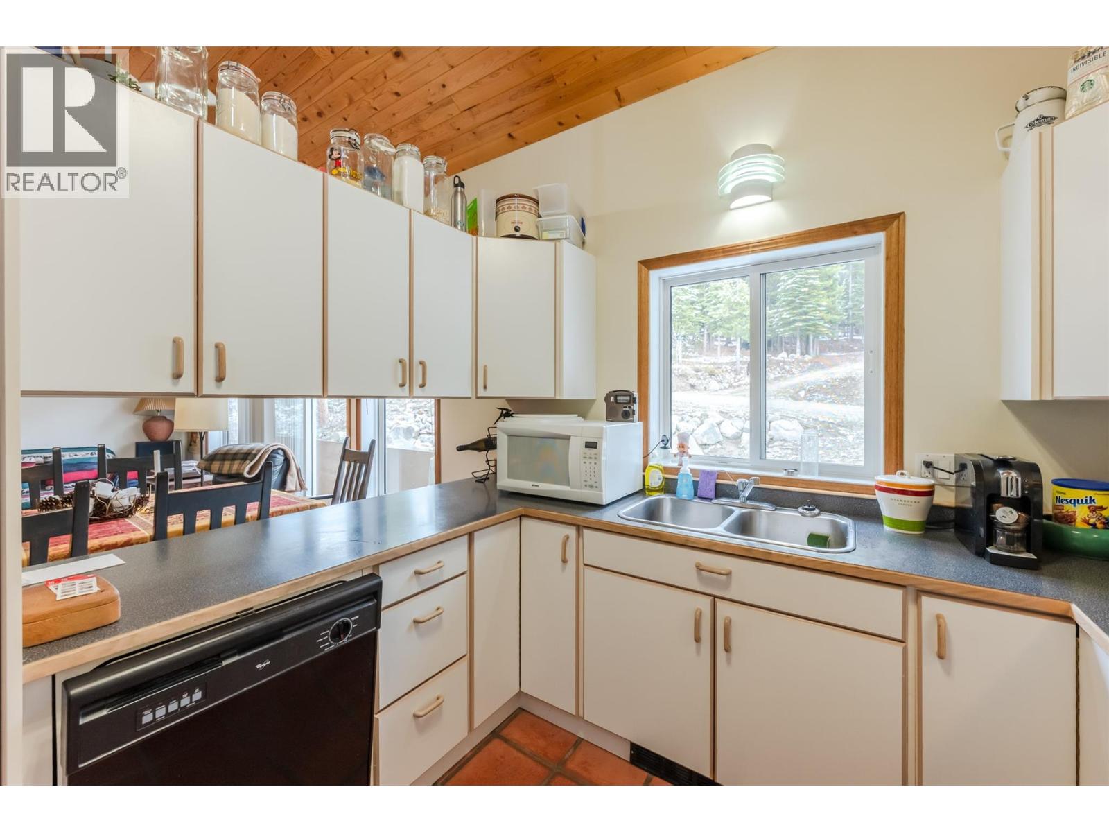 270 Cougar Road, Oliver, British Columbia  V0H 1T8 - Photo 5 - 10387832