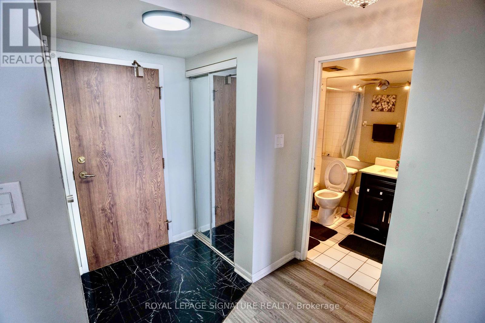 1905 - 550 Webb Drive, Mississauga, Ontario  L5B 3Y4 - Photo 3 - W13214144