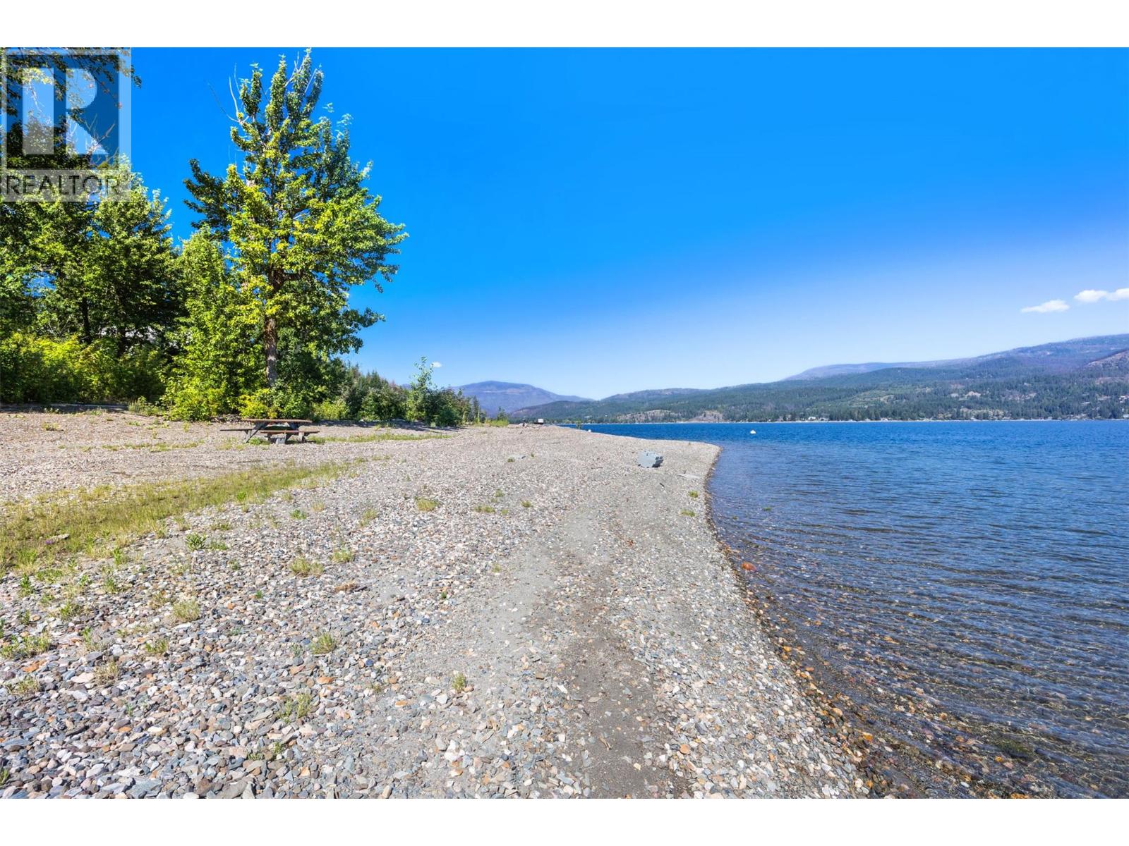 663 Waverly Park Frontage Road, Sorrento, British Columbia  V0E 2W1 - Photo 3 - 10389421