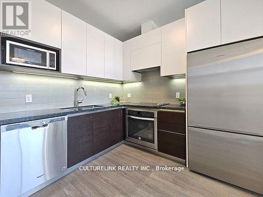 215 - 15 Water Walk Drive, Markham, Ontario  L6G 0G2 - Photo 7 - N13216298