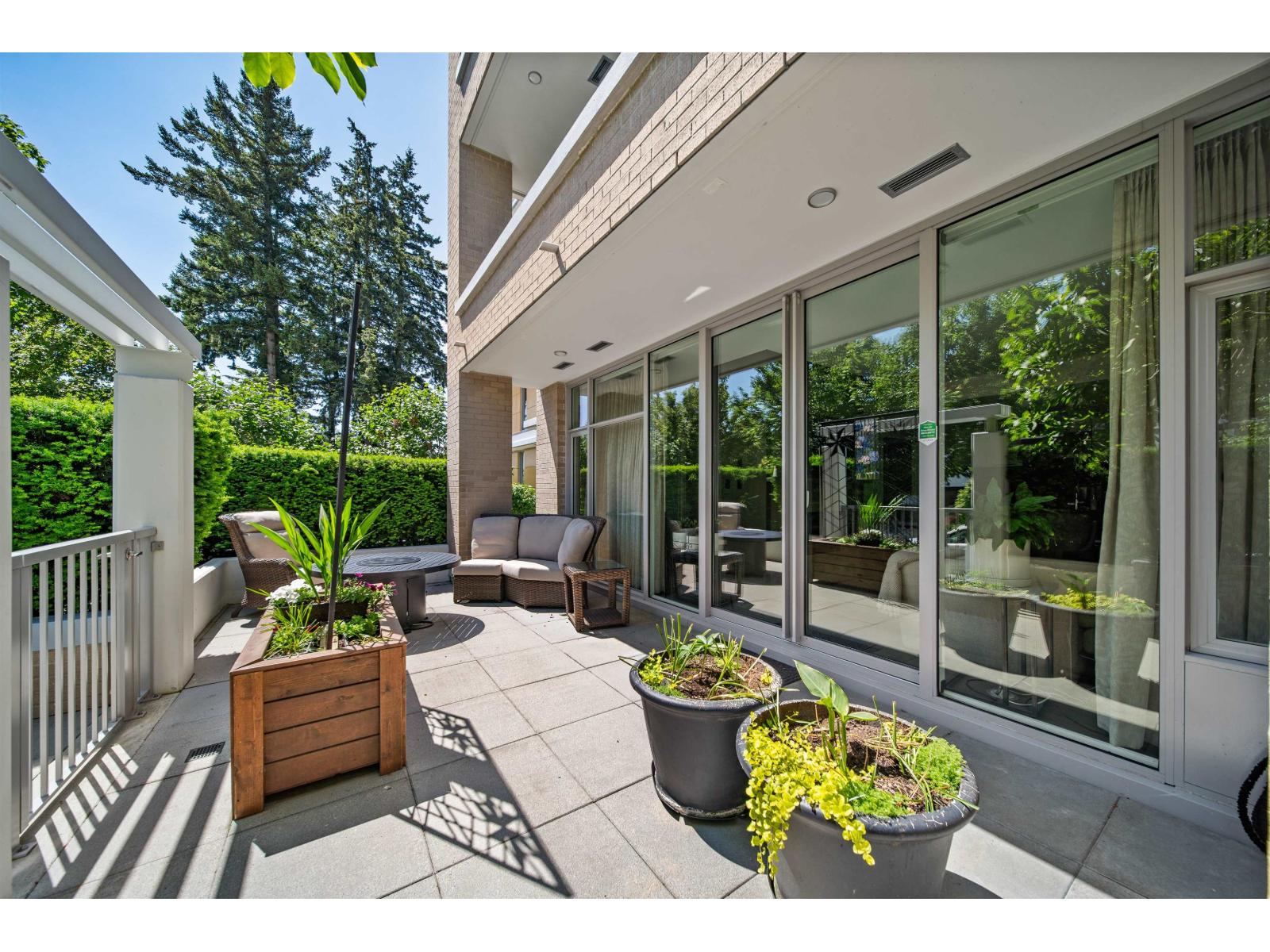 103 1501 Vidal Street, White Rock, British Columbia  V4B 0B5 - Photo 2 - R3129818