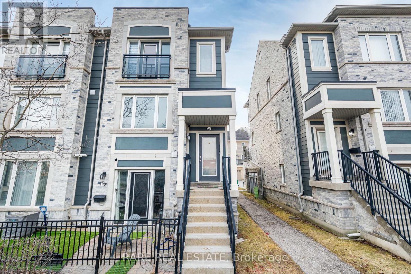 28 - 60 Fairwood Circle, Brampton, Ontario  L6R 0Y6 - Photo 2 - W13216318