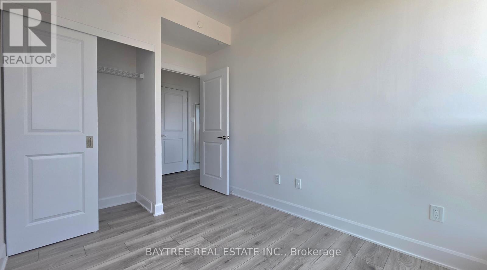 1601 - 3240 William Coltson Avenue, Oakville, Ontario  L6H 8C8 - Photo 3 - W13216322
