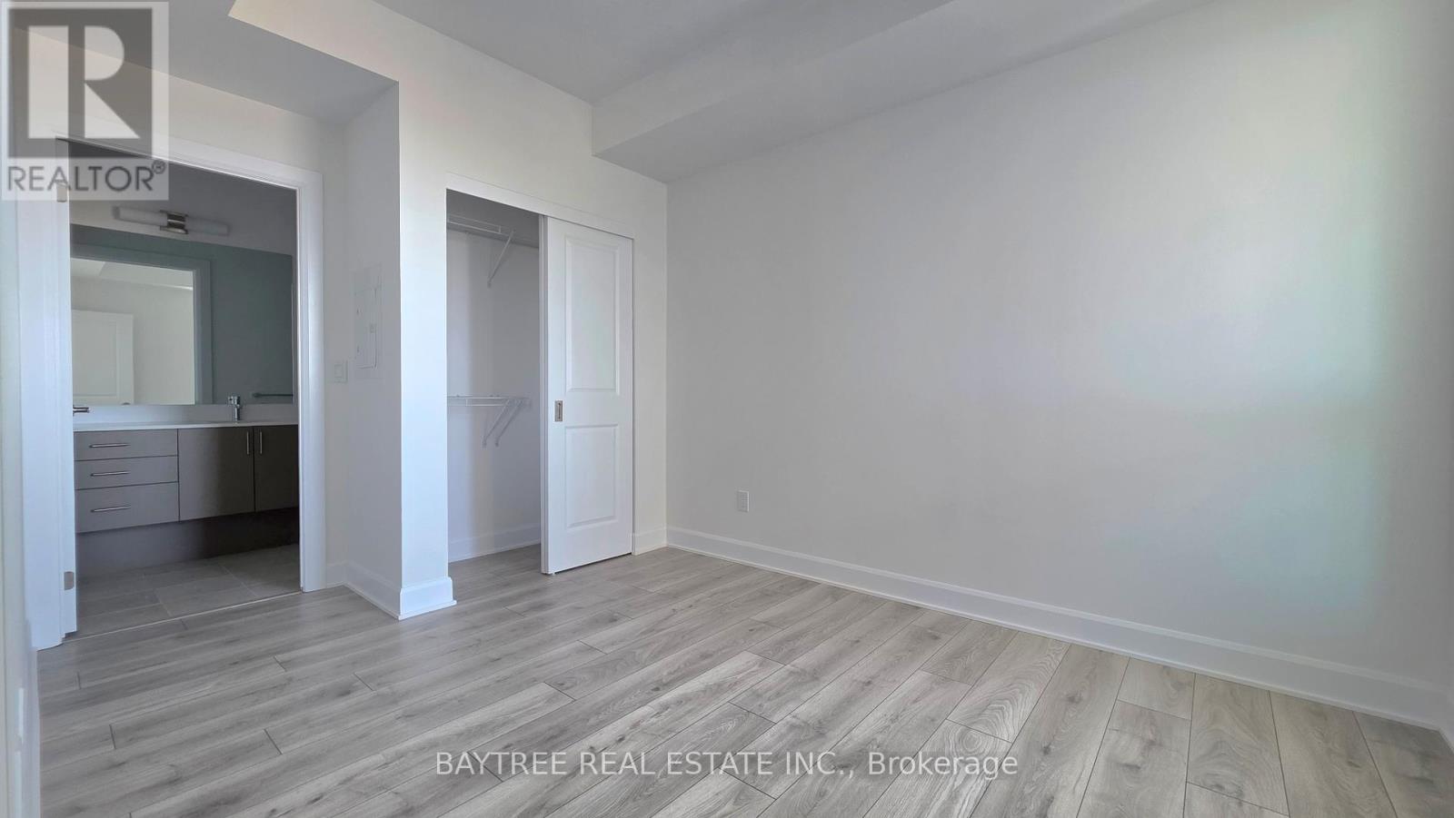 1601 - 3240 William Coltson Avenue, Oakville, Ontario  L6H 8C8 - Photo 6 - W13216322