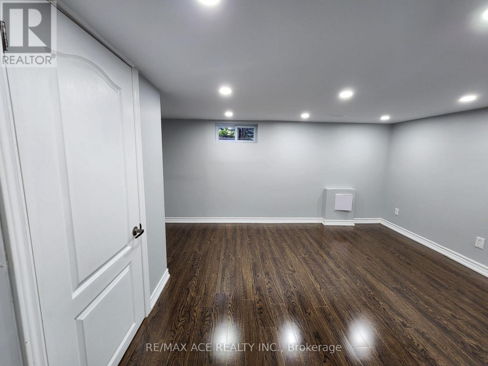 Bsmt - 6 W Deane Park Drive, Toronto, Ontario  M9B 2R4 - Photo 13 - W13216366