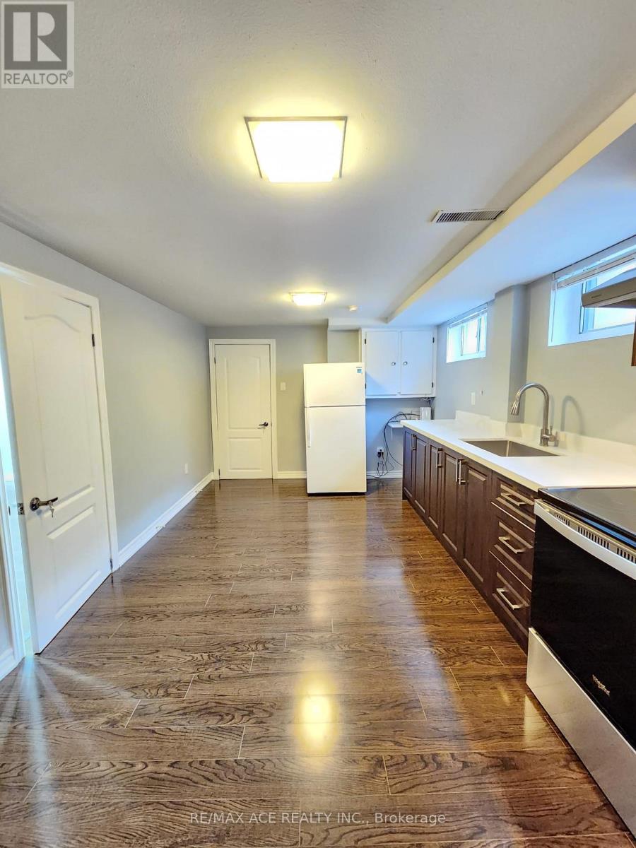 Bsmt - 6 W Deane Park Drive, Toronto, Ontario  M9B 2R4 - Photo 7 - W13216366