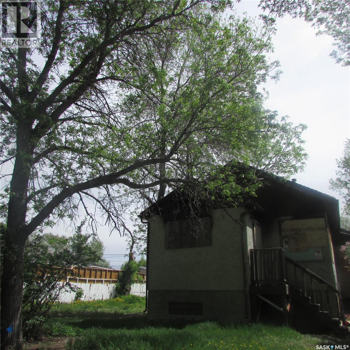 1051 Wascana Street, Regina, Saskatchewan  S4T 4H8 - Photo 1 - SK027678