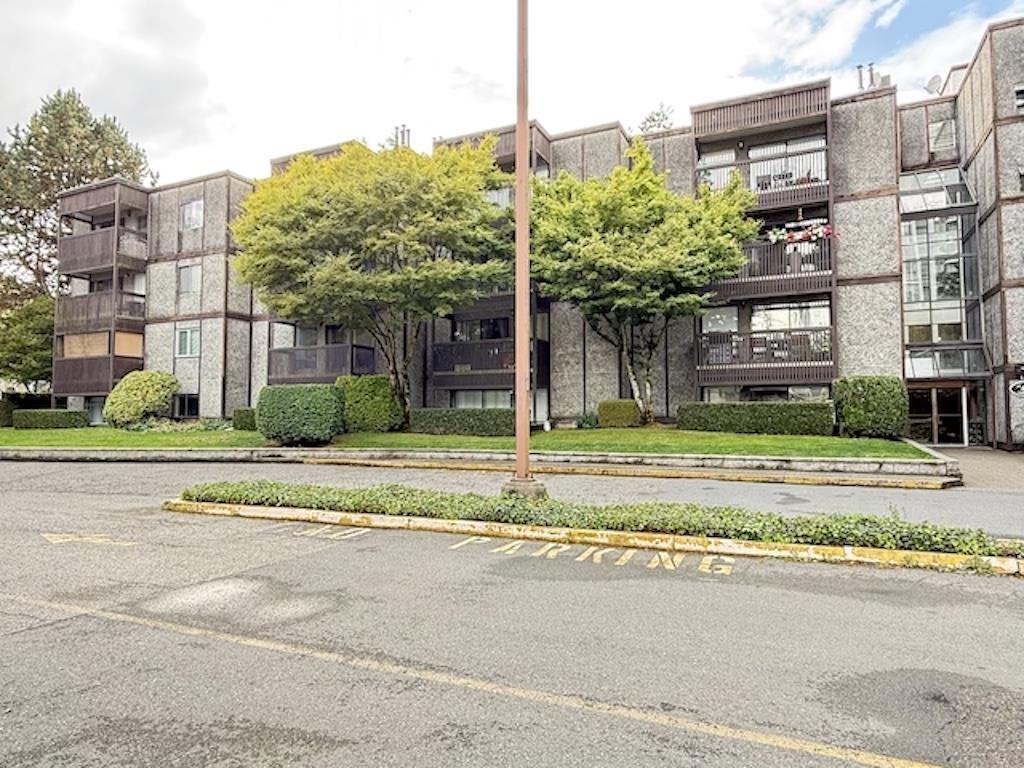 411 13501 96 Avenue, Surrey, British Columbia  V3V 7L9 - Photo 2 - R3086600