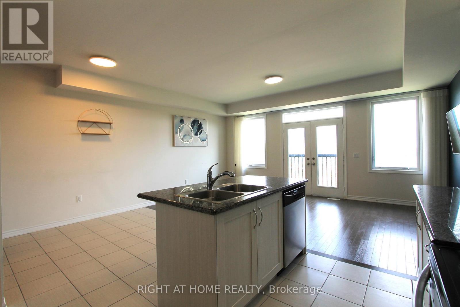 67 Puisaya Drive, Richmond Hill, Ontario  L4E 1L2 - Photo 10 - N13206306