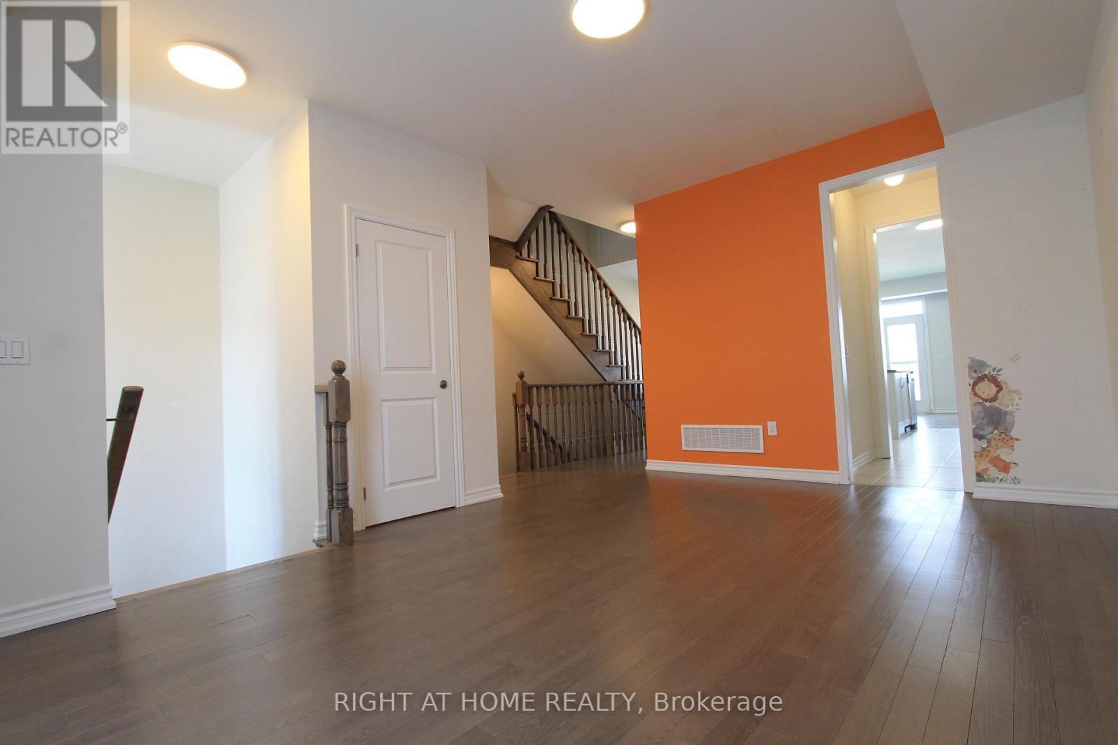 67 Puisaya Drive, Richmond Hill, Ontario  L4E 1L2 - Photo 6 - N13206306