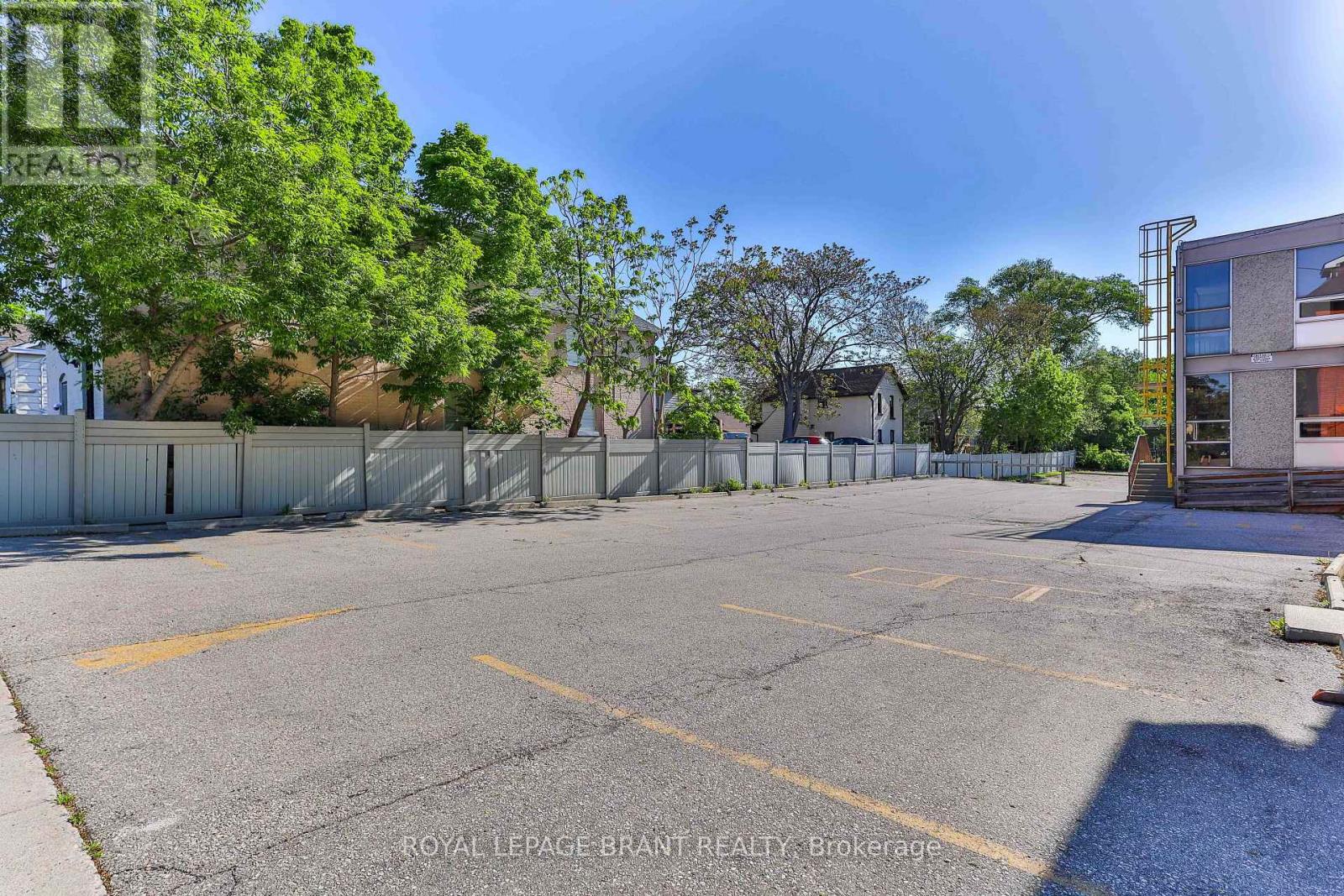 70 Chatham Street, Brantford, Ontario  N3T 2P1 - Photo 48 - X12807596