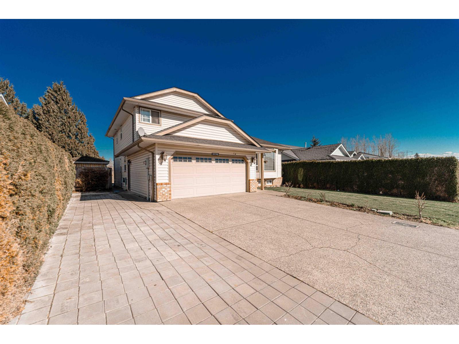 32155 Clinton Avenue, Abbotsford, British Columbia  V2T 5B5 - Photo 5 - R3129388