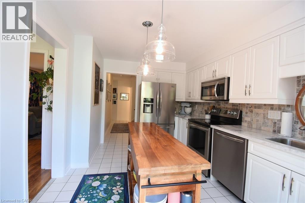 27 Harnesworth Crescent, Waterdown, Ontario  L8B 0J3 - Photo 11 - 40833735