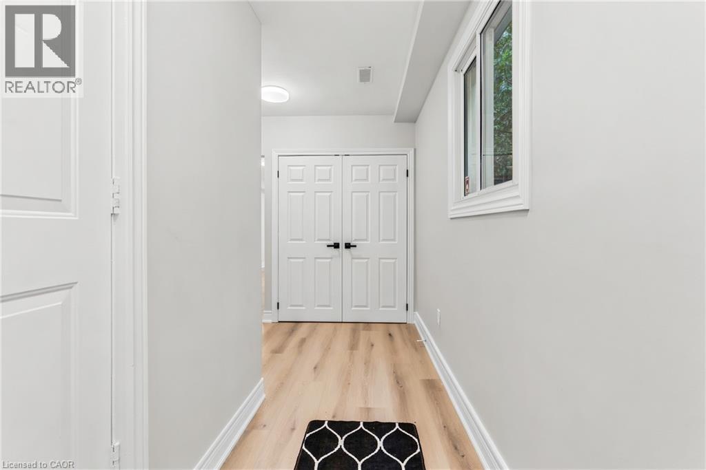 1553 Newlands Crescent, Burlington, Ontario  L7M 1P1 - Photo 4 - 40834648