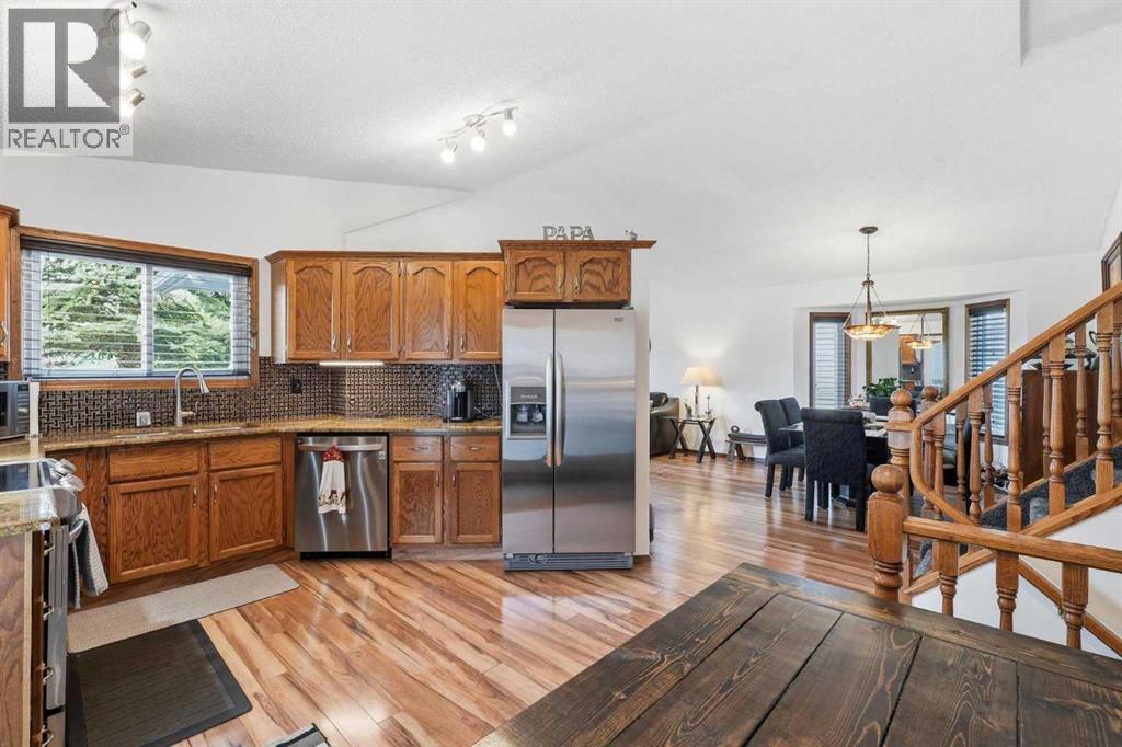 672 Macewan Drive NW, Calgary, Alberta  T3K 3J5 - Photo 9 - A2313677