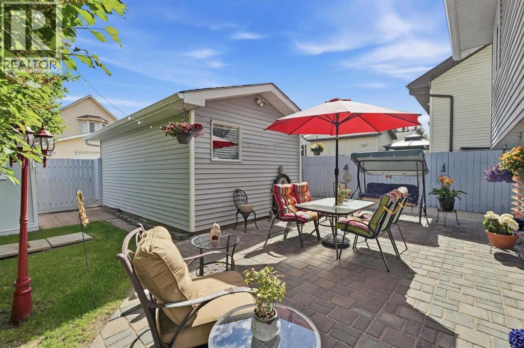 672 Macewan Drive NW, Calgary, Alberta  T3K 3J5 - Photo 26 - A2313677