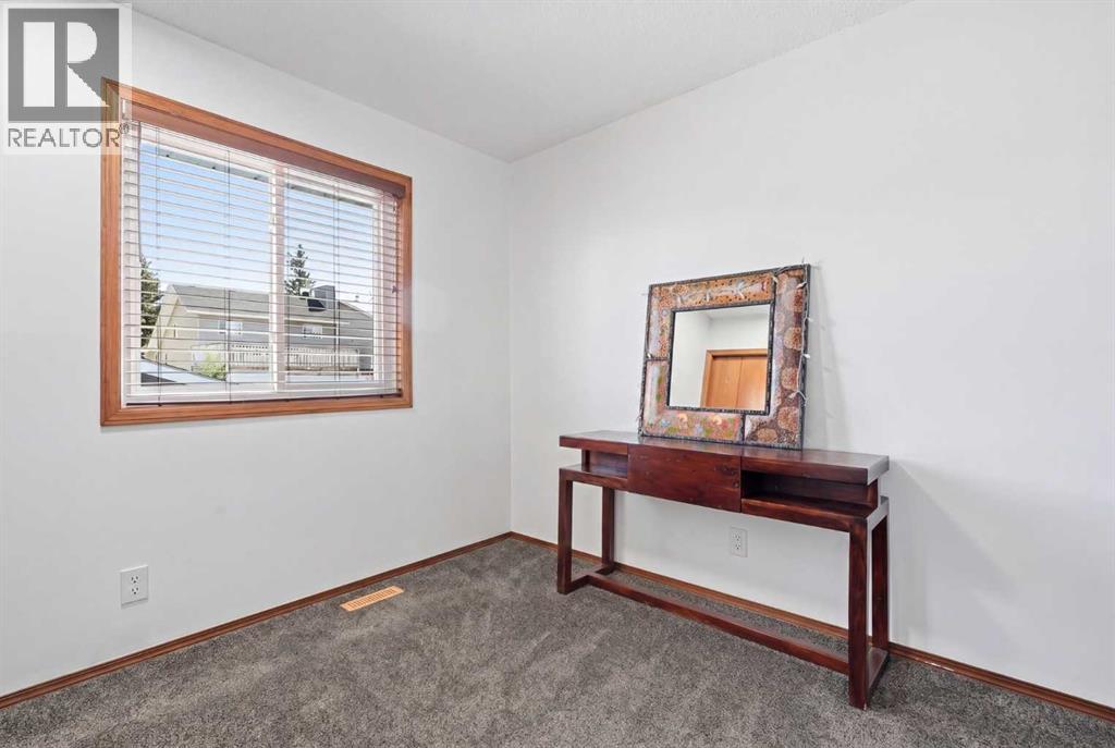 672 Macewan Drive NW, Calgary, Alberta  T3K 3J5 - Photo 18 - A2313677