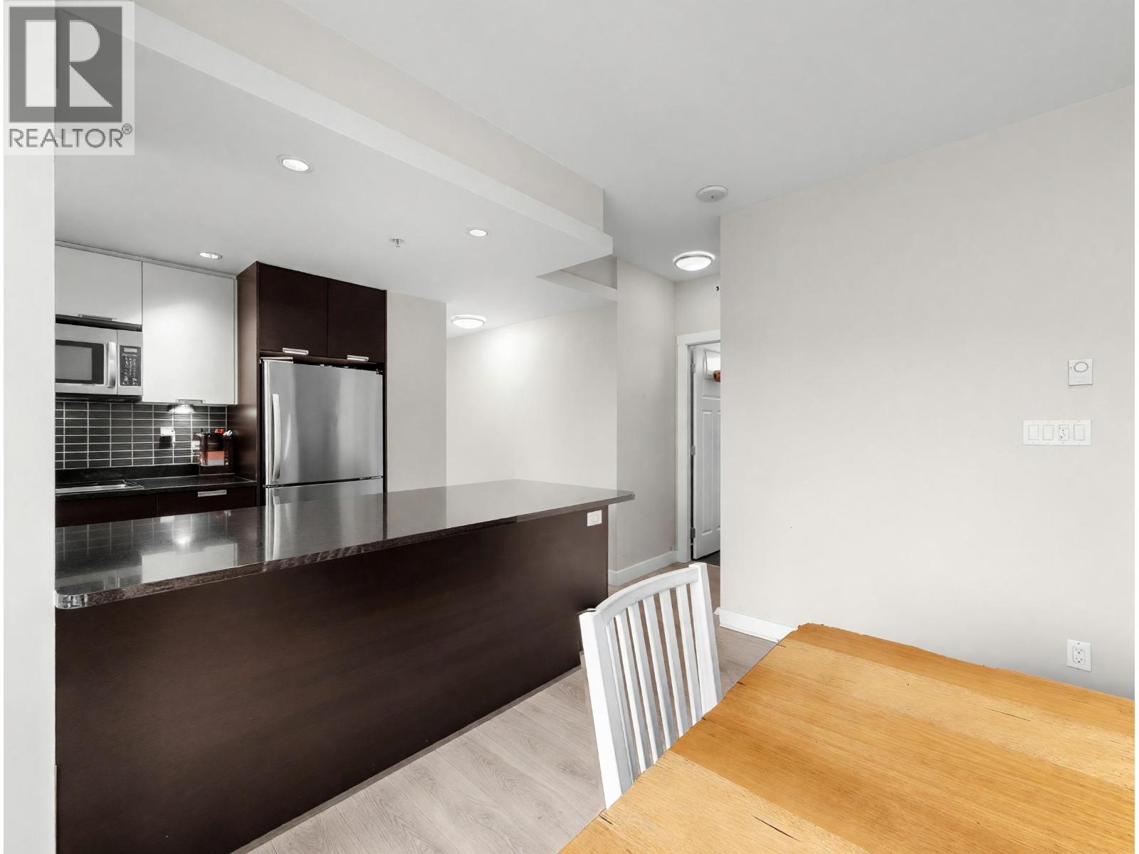 605 2968 Glen Drive, Coquitlam, British Columbia  V3B 0C4 - Photo 12 - R3129725