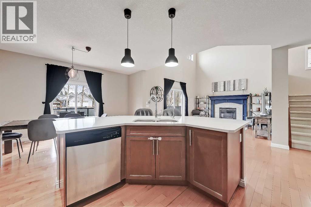 196 Hawkmere Way, Chestermere, Alberta  T1X 0C9 - Photo 4 - A2306632