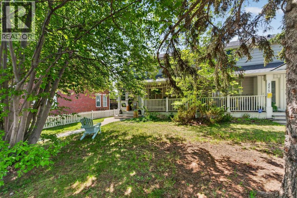 2275 Flanders Avenue SW, Calgary, Alberta T2T 5K9 - Photo 3 - A2313466
