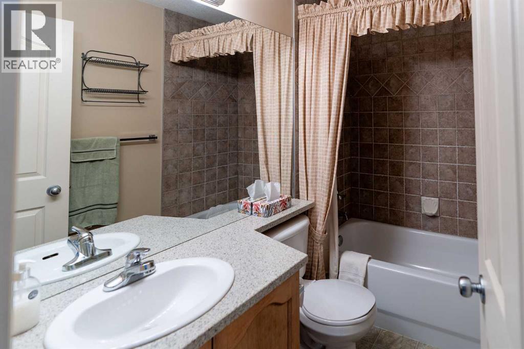 22 Rockyvalley Villas NW, Calgary, Alberta  T3G 5X3 - Photo 15 - A2314192