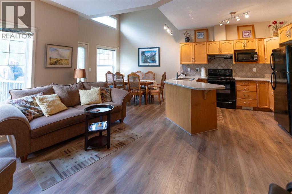 22 Rockyvalley Villas NW, Calgary, Alberta  T3G 5X3 - Photo 4 - A2314192