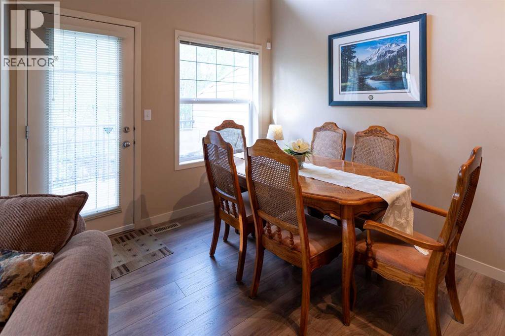 22 Rockyvalley Villas NW, Calgary, Alberta  T3G 5X3 - Photo 9 - A2314192