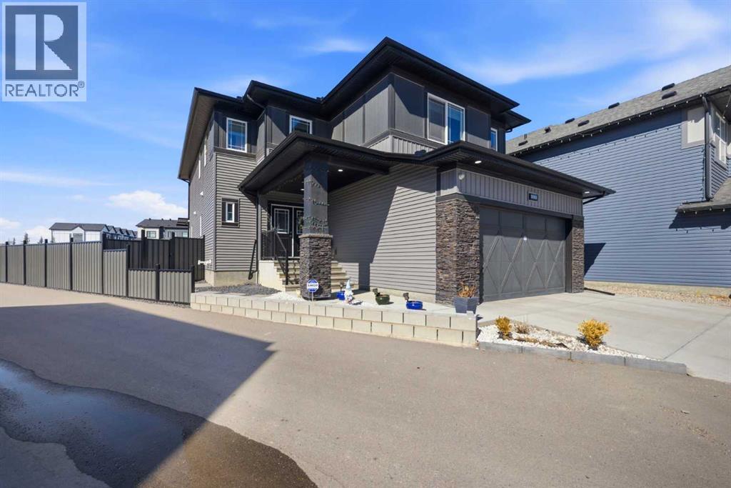 1153 Chinook Gate Bay Sw, Airdrie, Alberta  T4B 5J1 - Photo 2 - A2315700