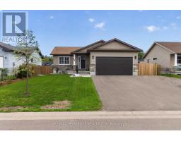27 TERRANCE DRIVE, Petawawa, Ontario