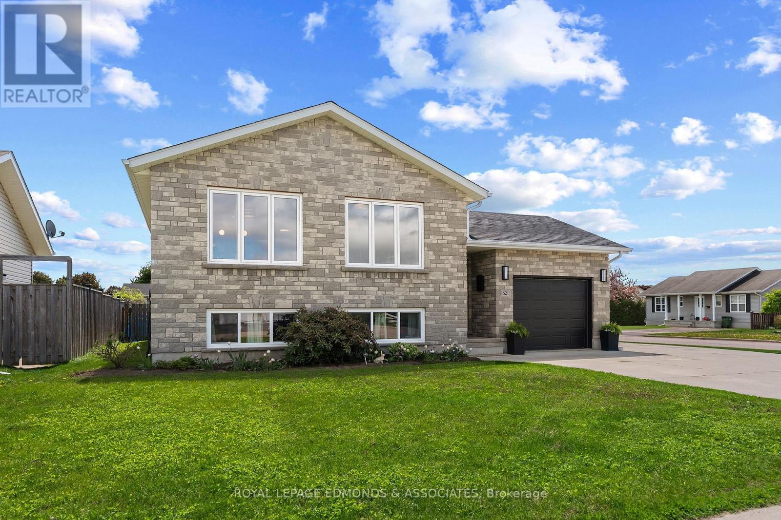 621 Johnston Crescent, Pembroke, Ontario K8A 0C3 - Photo 1 - X13216546